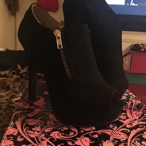Women’s shoes
